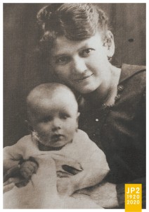 Pocztówka Karol z mamą